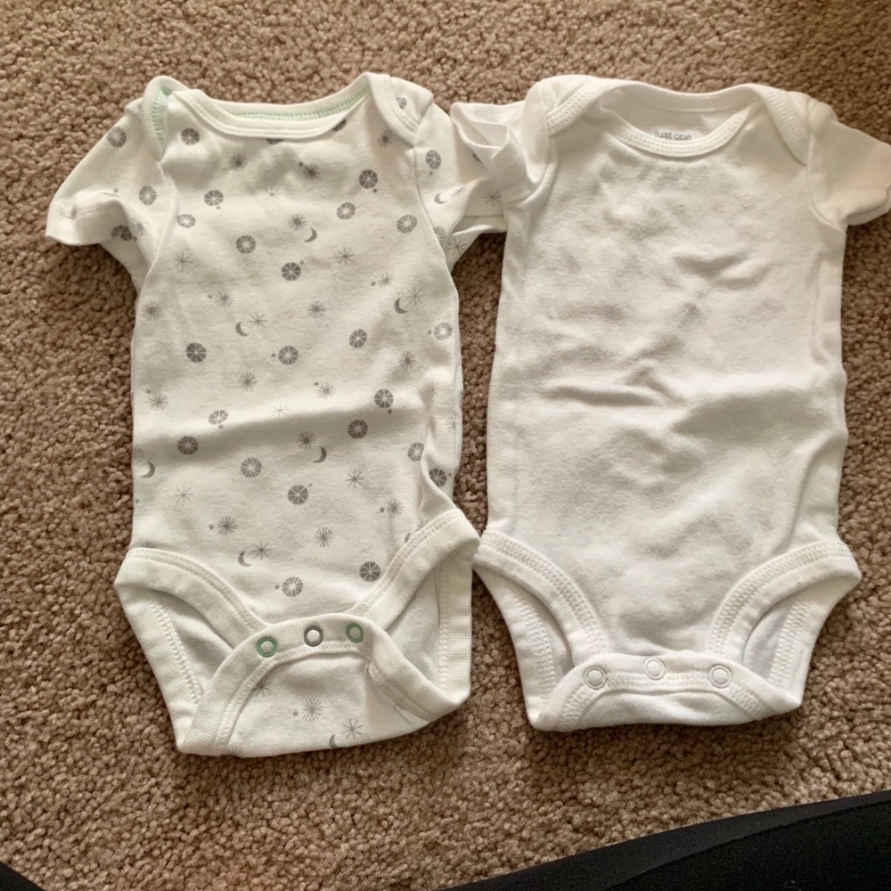 Onesies ! Bundle 5/$20!